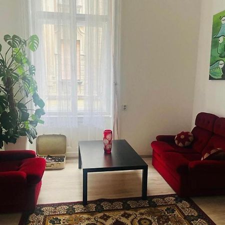 Doxie Rooms And Beds Budapest Exteriör bild