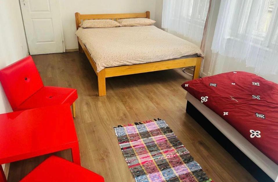 Doxie Rooms And Beds Budapest Exteriör bild