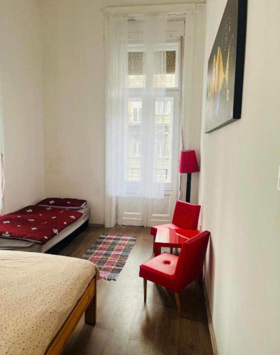 Doxie Rooms And Beds Budapest Exteriör bild
