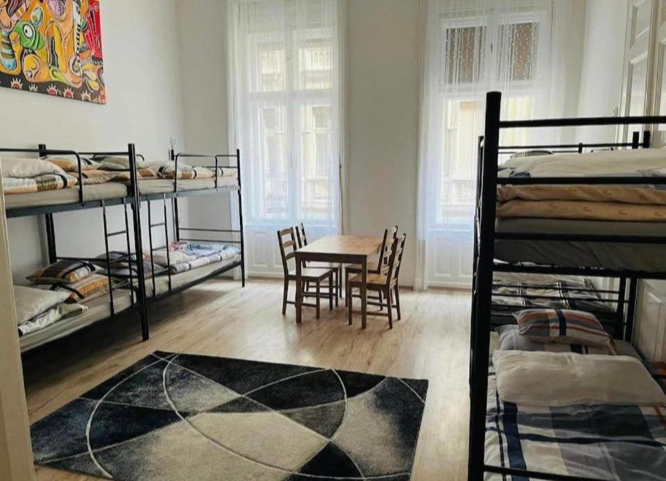 Doxie Rooms And Beds Budapest Exteriör bild